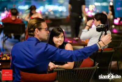 คืนวันศุกร์ ที่ เรดสแควร์ รูฟท็อป บาร์ — photo 33