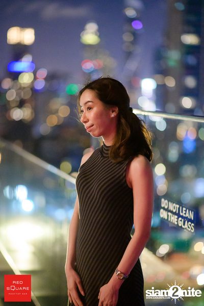 คืนวันศุกร์ ที่ เรดสแควร์ รูฟท็อป บาร์ — photo 37