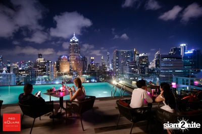 คืนวันศุกร์ ที่ เรดสแควร์ รูฟท็อป บาร์ — photo 40