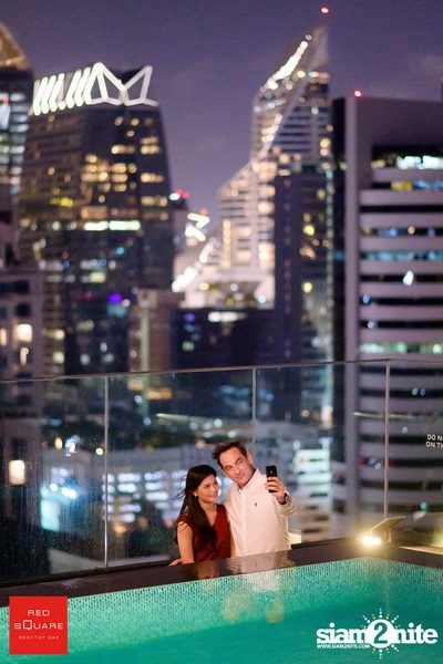 คืนวันศุกร์ ที่ เรดสแควร์ รูฟท็อป บาร์ — photo 42