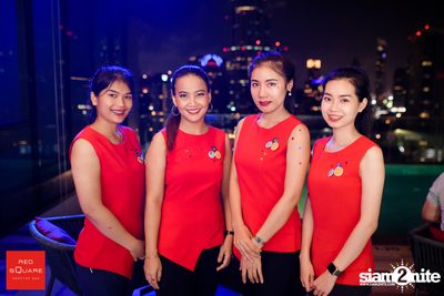 คืนวันศุกร์ ที่ เรดสแควร์ รูฟท็อป บาร์ — photo 70