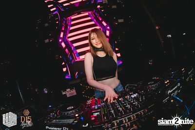 Friday Night at BARBARBAR — photo 15