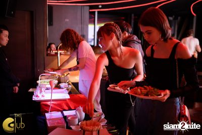 Shortkut (USA) ที่ The Club at Koi — photo 10
