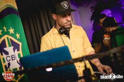 Revo de Janeiro - Brazilian Carnival at Revolucion Cocktail — photo 66