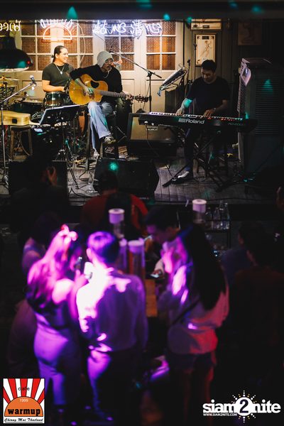 คอนเสิร์ต ธีร์ ไชยเดช ที่ Warmup Cafe เชียงใหม่ — photo 56