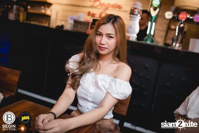 Begin Bar & Bistro: Hip Hop Party กับ Youngohm x FIIXD x DJ Nat — photo 29
