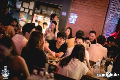 Saturday Night at Ainu Bar — photo 12