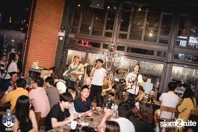 Saturday Night at Ainu Bar — photo 22