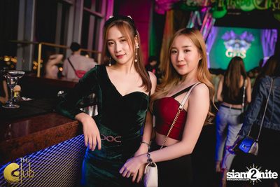 Mardi Gras ที่ The Club at Koi — photo 23