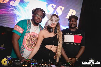 Mardi Gras ที่ The Club at Koi — photo 100