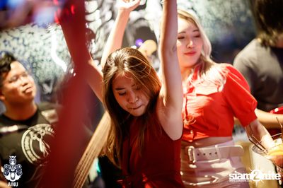 Saturday Night at Ainu Bar — photo 119