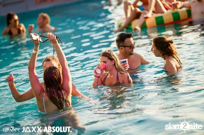 5 ปี amBar Pool Party ที่ Four Points by Sheraton — photo 49