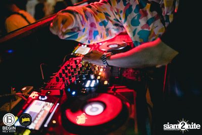 Back 2 the 90s Party #2 ที่ Begin Bar — photo 135