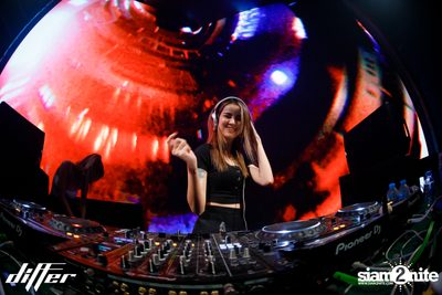 Zom Marie at Differ Pattaya — photo 108