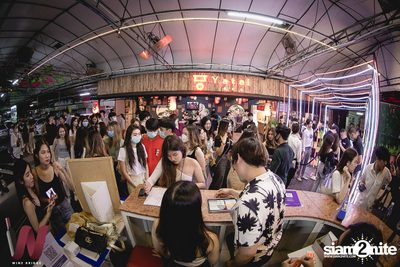 Lazyloxy x ส้มมารี at Wine Bridge — photo 2