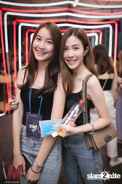 Lazyloxy x ส้มมารี at Wine Bridge — photo 12