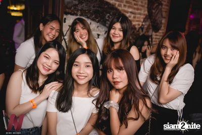 Lazyloxy x ส้มมารี at Wine Bridge — photo 18
