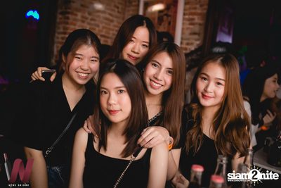 Lazyloxy x ส้มมารี at Wine Bridge — photo 20
