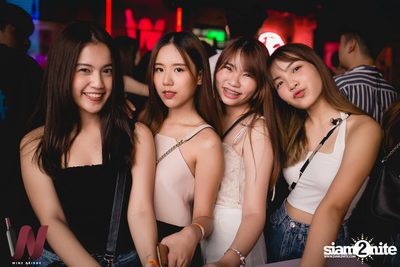 Lazyloxy x ส้มมารี at Wine Bridge — photo 23