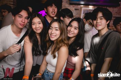 Lazyloxy x ส้มมารี at Wine Bridge — photo 25