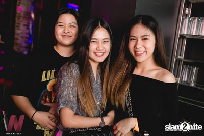 Lazyloxy x ส้มมารี at Wine Bridge — photo 41
