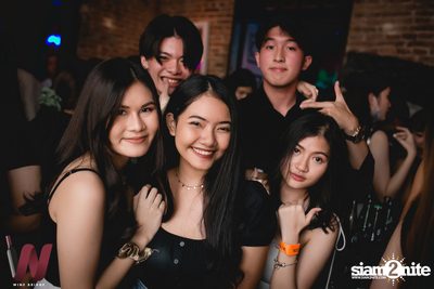 Lazyloxy x ส้มมารี at Wine Bridge — photo 45