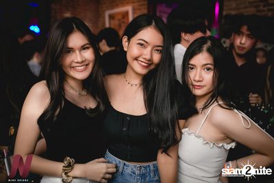 Lazyloxy x ส้มมารี at Wine Bridge — photo 46