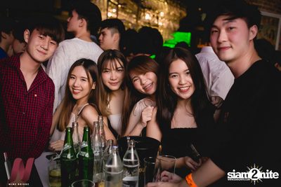 Lazyloxy x ส้มมารี at Wine Bridge — photo 50
