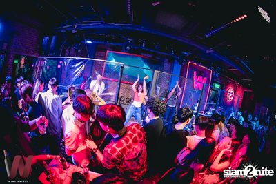 Lazyloxy x ส้มมารี at Wine Bridge — photo 51