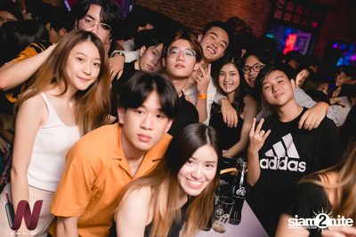Lazyloxy x ส้มมารี at Wine Bridge — photo 84