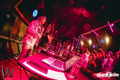 Lazyloxy x ส้มมารี at Wine Bridge — photo 102