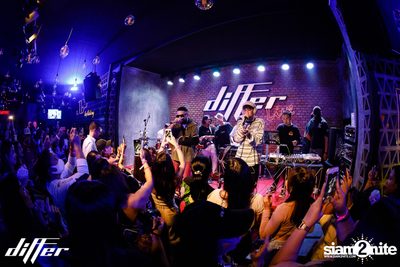 UrboyTJ ที่ ดิฟเฟอร์ ผับ พัทยา — photo 51