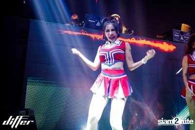 UrboyTJ ที่ ดิฟเฟอร์ ผับ พัทยา — photo 137