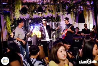 KLEAR ที่ Mello Yello Bar — photo 20