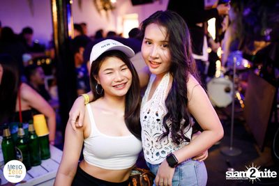 KLEAR ที่ Mello Yello Bar — photo 30