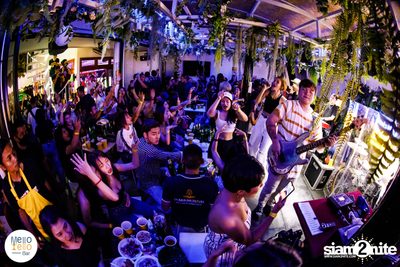 KLEAR ที่ Mello Yello Bar — photo 98