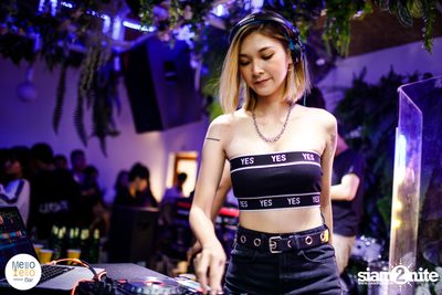 KLEAR ที่ Mello Yello Bar — photo 114