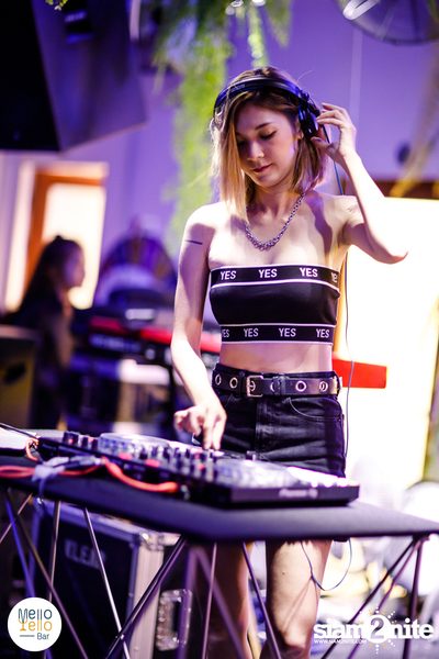 KLEAR ที่ Mello Yello Bar — photo 115