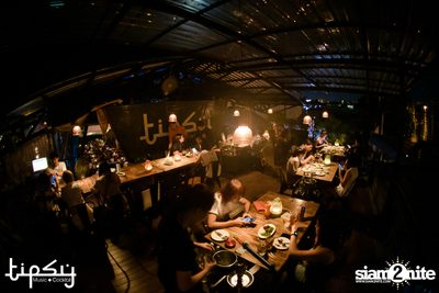 Playground Ft.Yong Armchair at Tipsy — photo 40