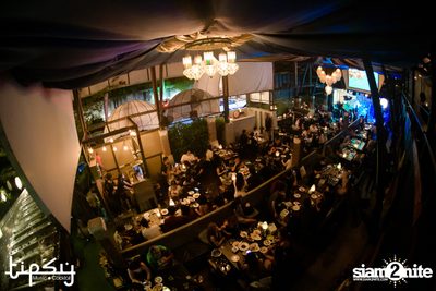Playground Ft.Yong Armchair at Tipsy — photo 42