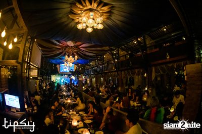 Playground Ft.Yong Armchair at Tipsy — photo 47