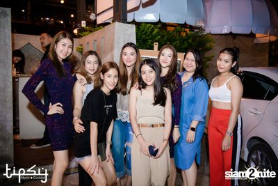 Playground Ft.Yong Armchair at Tipsy — photo 60