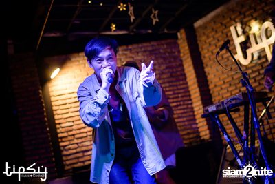 Playground Ft.Yong Armchair at Tipsy — photo 69