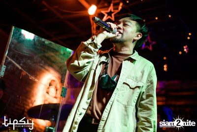 Playground Ft.Yong Armchair at Tipsy — photo 81