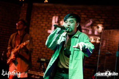 Playground Ft.Yong Armchair at Tipsy — photo 90