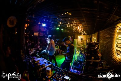 Playground Ft.Yong Armchair at Tipsy — photo 96