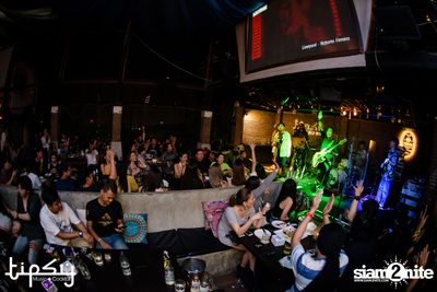 Playground Ft.Yong Armchair at Tipsy — photo 98