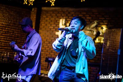 Playground Ft.Yong Armchair at Tipsy — photo 100