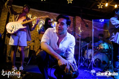 Playground Ft.Yong Armchair at Tipsy — photo 117