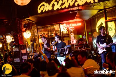 J Jetrin at Fullmoon Terrace — photo 5